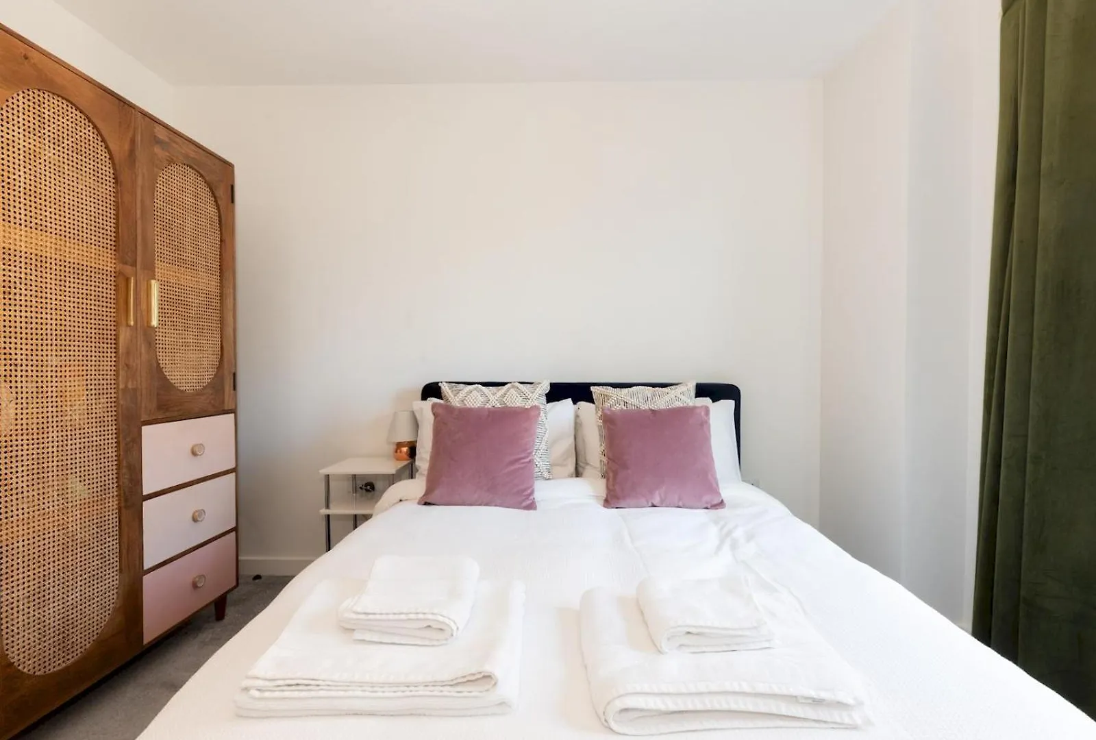 Pass The Keys Stylish Flat Near Charlton Station Apartment London 0*,