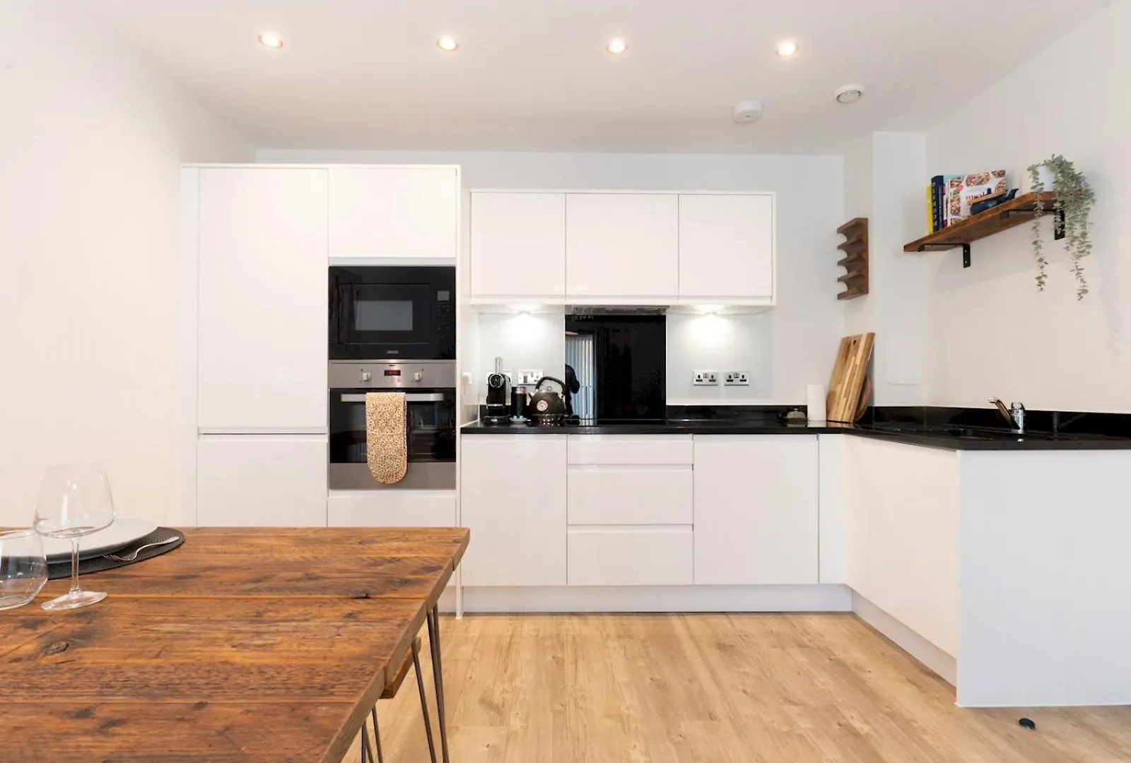 Pass The Keys Stylish Flat Near Charlton Station Apartment London