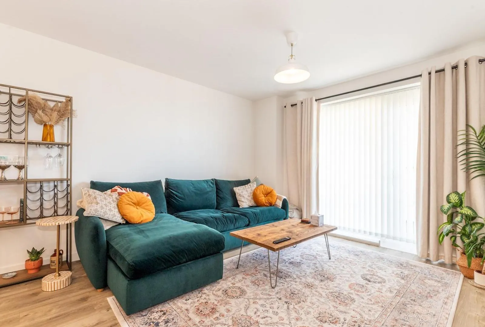 Pass The Keys Stylish Flat Near Charlton Station Apartment London United Kingdom
