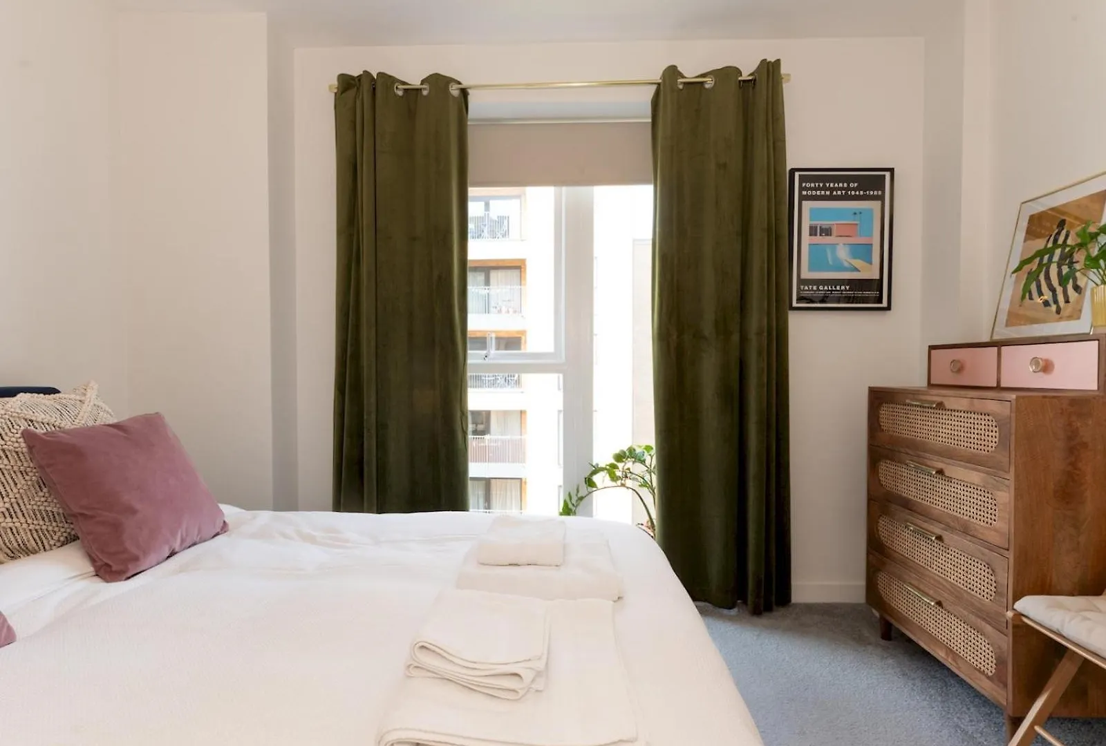 Pass The Keys Stylish Flat Near Charlton Station Apartment London