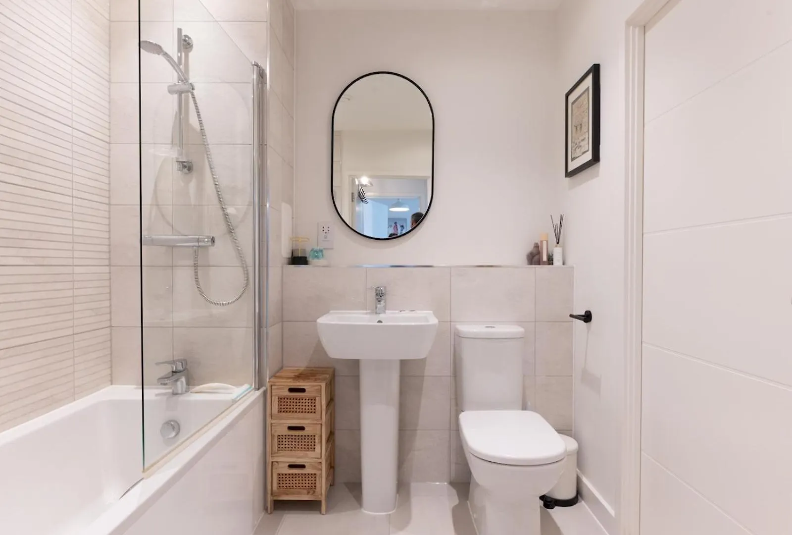 Pass The Keys Stylish Flat Near Charlton Station Apartment London United Kingdom