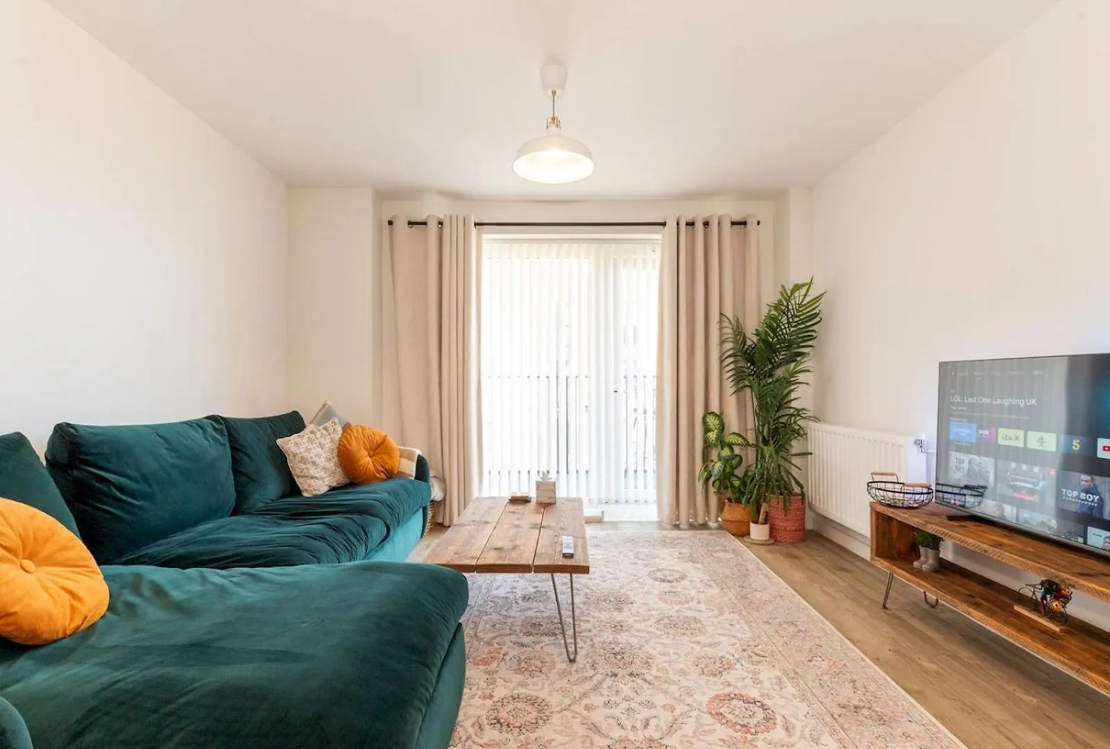 Pass The Keys Stylish Flat Near Charlton Station Apartment London